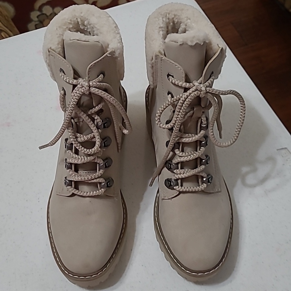 NWOT Dolce Vita Women's Roster Cream Lace-Up Ankle Boots size 8 - Picture 2 of 10